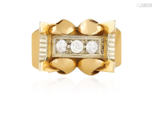 A RETRO DIAMOND RING, CIRCA 1945 Of openwork design