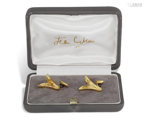 A PAIR OF GOLD CUFFLINKS, BY JEAN COCTEAU (1889-1963)