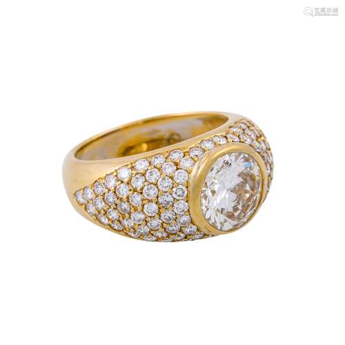 Ring mit zentralem Brillant von ca. 2,9 ct,