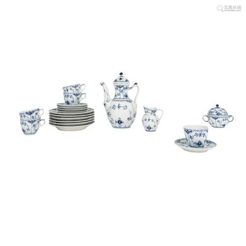 ROYAL COPENHAGEN Kaffeeservice f. 5 Personen 'Musselmalet Ha...