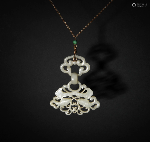 14K Necklace with an 18th Century White Jade Pendant十八世纪...