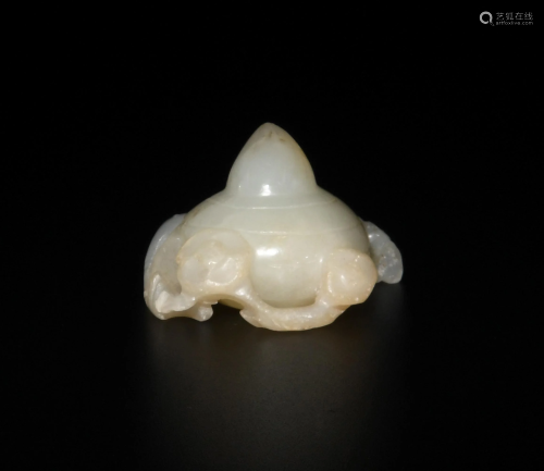 Chinese White Jade Water Chestnut, 18-19th Century十八/十九世...