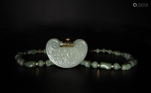 Chinese Jade Necklace with Lock Pendant, 19th Century十九世纪...