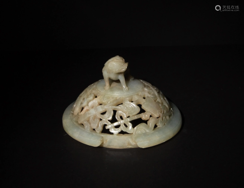 Chinese Carved Jade Beast Finial, 18th Century十八世纪 玉兽紐...