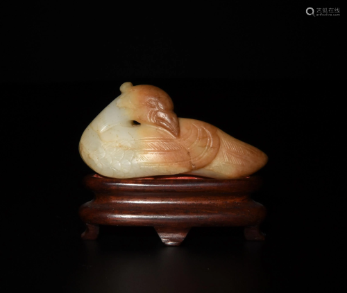 Jade Bird Pendant with stand, Ming or Earlier明代或更早 玉鵲...