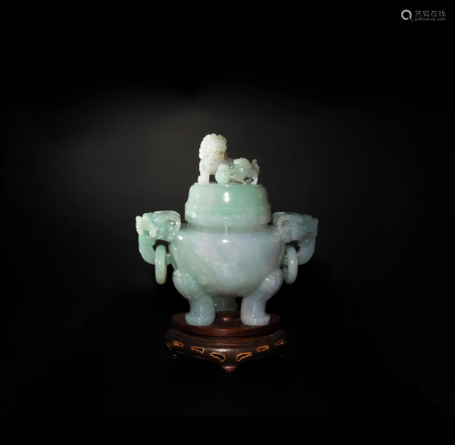 Chinese Jadeite Lidded Tripod Censer, 19th Century十九世纪 翡...