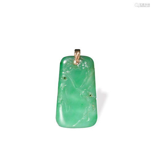 Chinese Jadeite Pendant, 19th Century十九世纪 翡翠花鸟牌