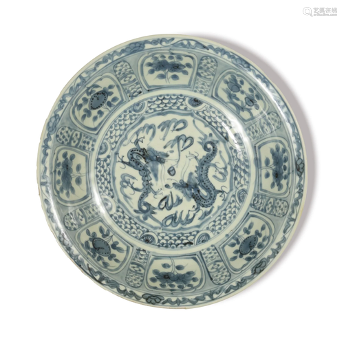 Chinese Blue and White Charger, 16th Century十六世纪 青花花卉...