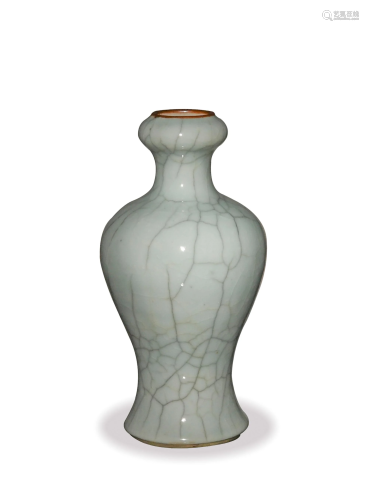 Chinese Ge Glaze Garlic Head Vase, Early 19th Century十九世纪...