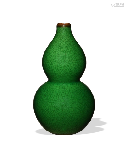 Chinese Green Ge Glazed Hulu Vase, Early 19th Century十九世纪...