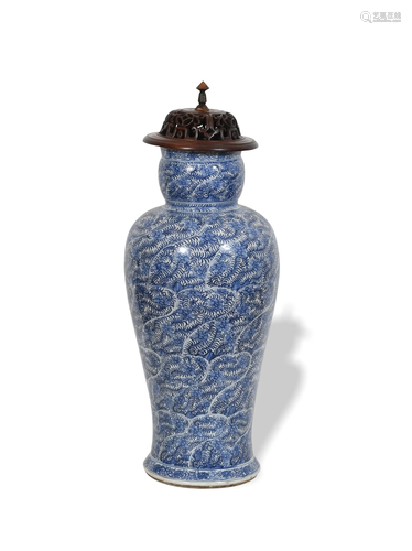 Chinese Blue and White Vase, Kangxi清康熙 青花缠枝纹瓶