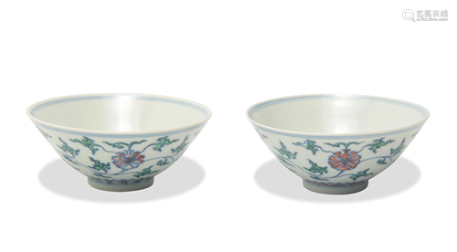 Pair of Chinese Doucai Douli Bowls, Yongzheng清雍正 斗彩缠枝...