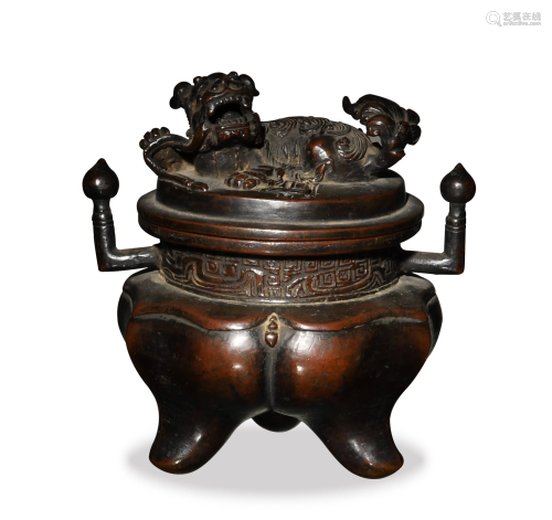 Chinese Bronze Tripod Censer, 18th Century十八世纪 铜三足狮钮...