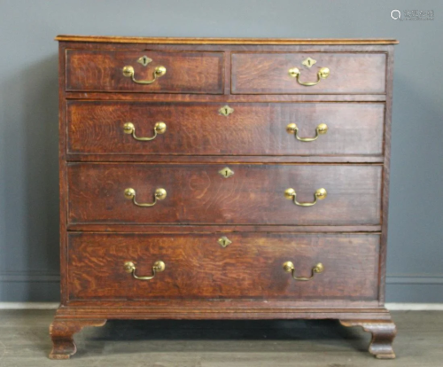 18th / 19th Century Oak 2 Over Drawer Dresser.