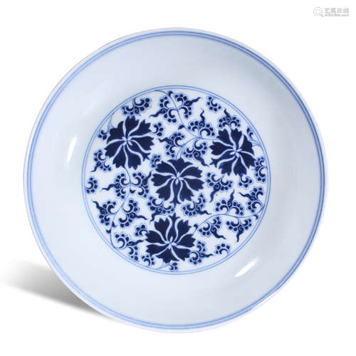 Qing Dynasty blue and white flower pattern plate