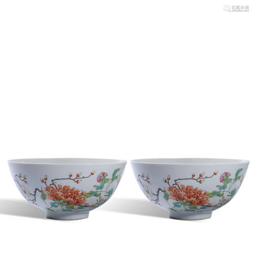 A pair of pastel flower bowl in Qing Dynasty