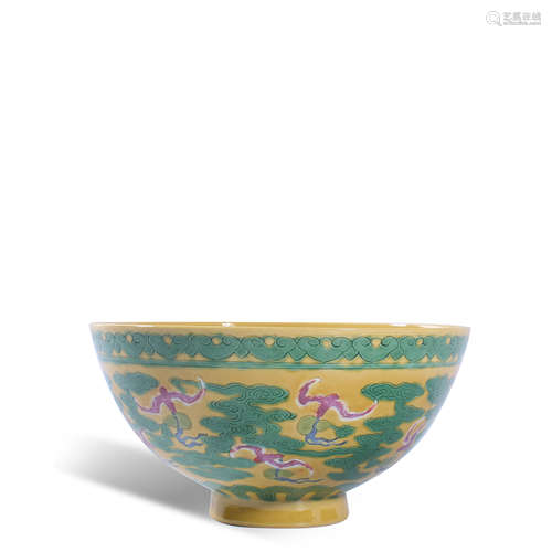 Three color cloud bat bowl in Qing Dynasty