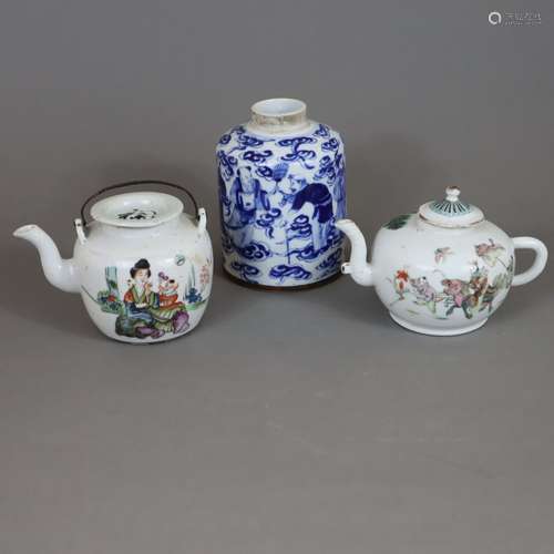 Deux petites cruches & 1 bouteille en porcelaine - Chine, cr...