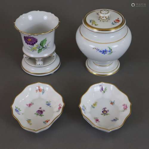 Lot mixte de porcelaine de Meissen - peinture florale polych...