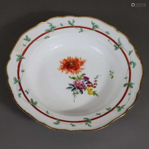 Assiette creuse - Meissen, marque d'épée bleu sous glaçure a...