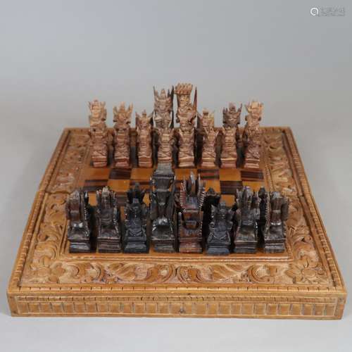 Jeu d'échecs - Bali, Indonésie, 20ème siècle, 32 figures en ...