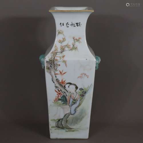 Vase carré - porcelaine, sur la paroi en couleurs émaillées ...