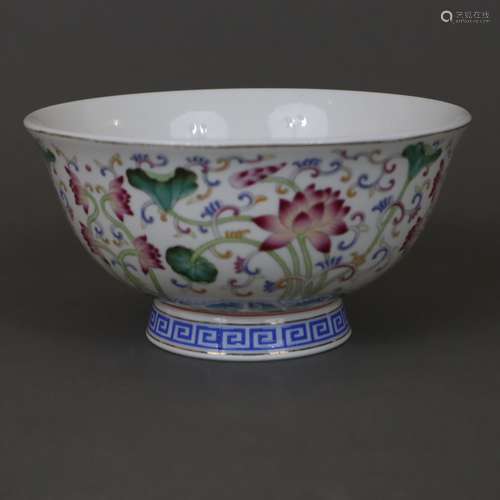 Famille rose-Kumme - Chine, porcelaine peinte en couleurs po...