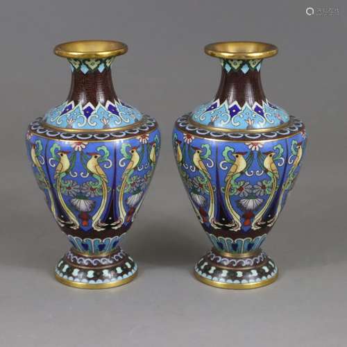 Paire de vases cloisonnés extrêmement décoratifs - Chine, ém...