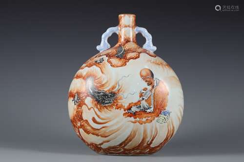 Pastel flat bottle in Qing Dynasty