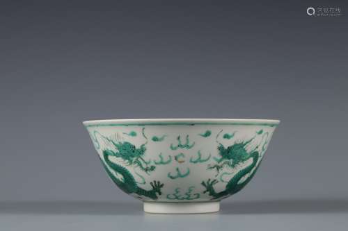 Green colored double dragon pearl bowl in Qing Dynasty