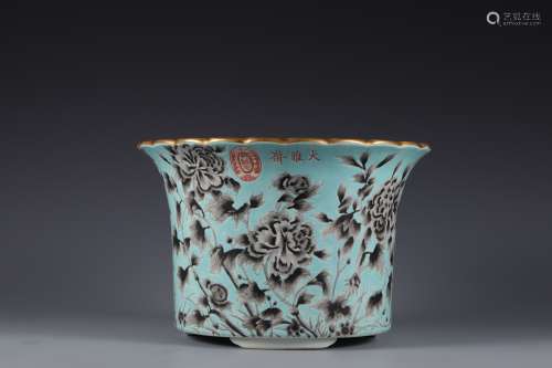 Green glaze ink color flower pot in Qing Dynasty
