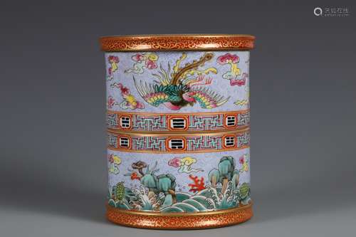 Qing Dynasty pastel pen holder with golden phoenix pattern