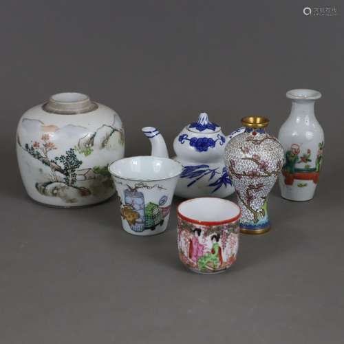 lot mixte - Chine/Japon, principalement de la porcelaine, 6 ...