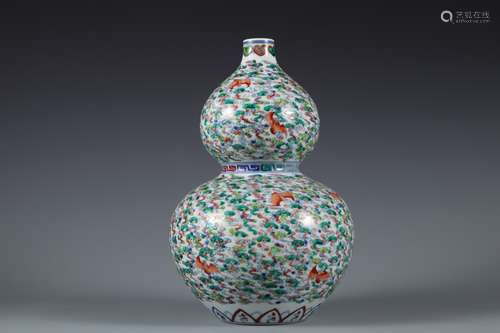 Colorful gourd bottle in Qing Dynasty