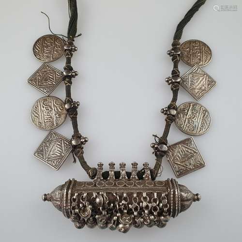 Collier - Orient, maillons en argent enfilés, grand élément ...