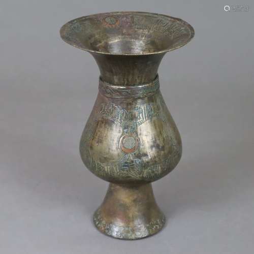 Vase en bronze - bronze avec incrustations et gravures en cu...