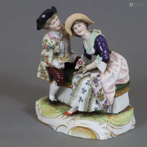 Couple rococo en conversation - porcelaine, peinture polychr...