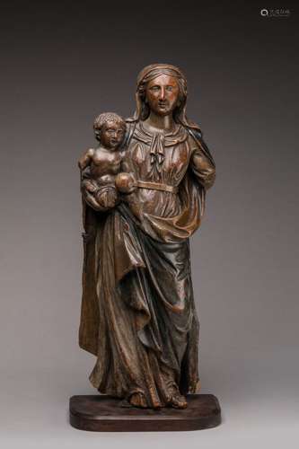 VIERGE à l'Enfant en noyer sculpté en ronde-bosse polychrome...