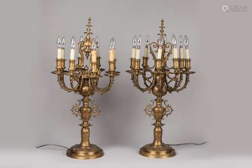 Importante paire de CANDELABRES en bronze doré, à huit lumiè...