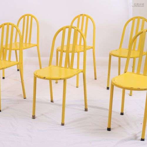 Suite de six chaises tubulaire modernistes de Robert MALLET-...