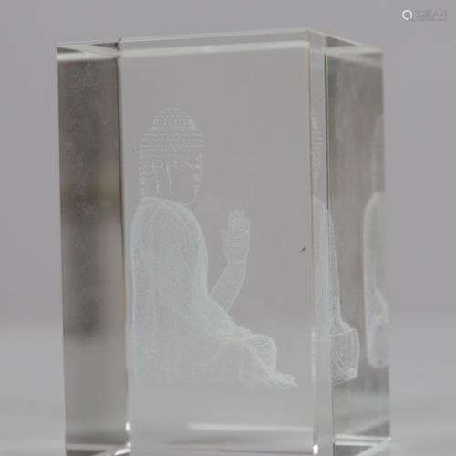 Boudha Cube en verre, décoré d'un boudha sculpté au laser. D...