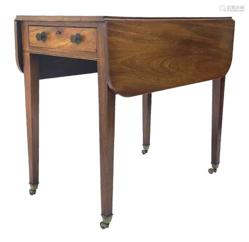 Early 19th century mahogany Pembroke table