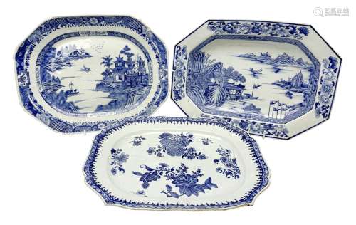 Two late 18th/early 19th century Chinese export blue and whi...