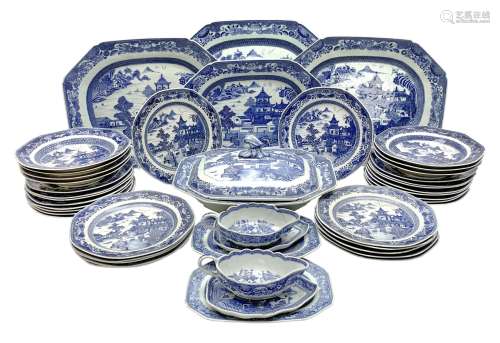 Late 18th/early 19th century Chinese export blue and white f...