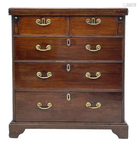 George III mahogany bachelors chest