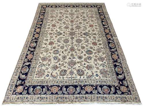 Large Persian Heriz carpet