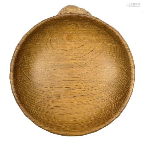 'Mouseman' tooled oak nut bowl carved with mouse signature