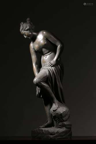 WESTERN BRONZE STATUE OF BEAUTY