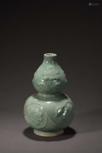 LONGQUAN WARE DOUBLE GOURD-SHAPED VASE