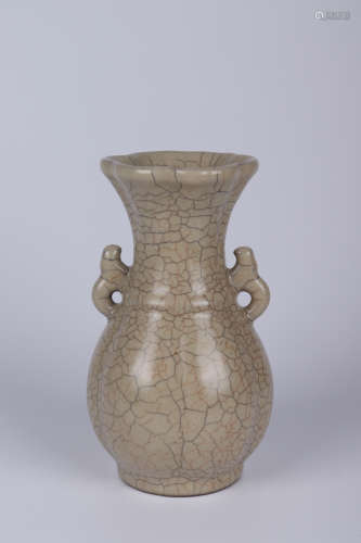 GE TYPE DOUBLE-EARED VASE